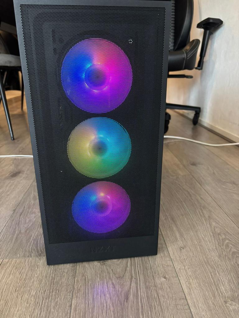Ultra Game PC R7 9800x3d rtx 5080 32gb 6000mhz CL28!, Computers en Software, Desktop Pc's, Ophalen of Verzenden, Zo goed als nieuw