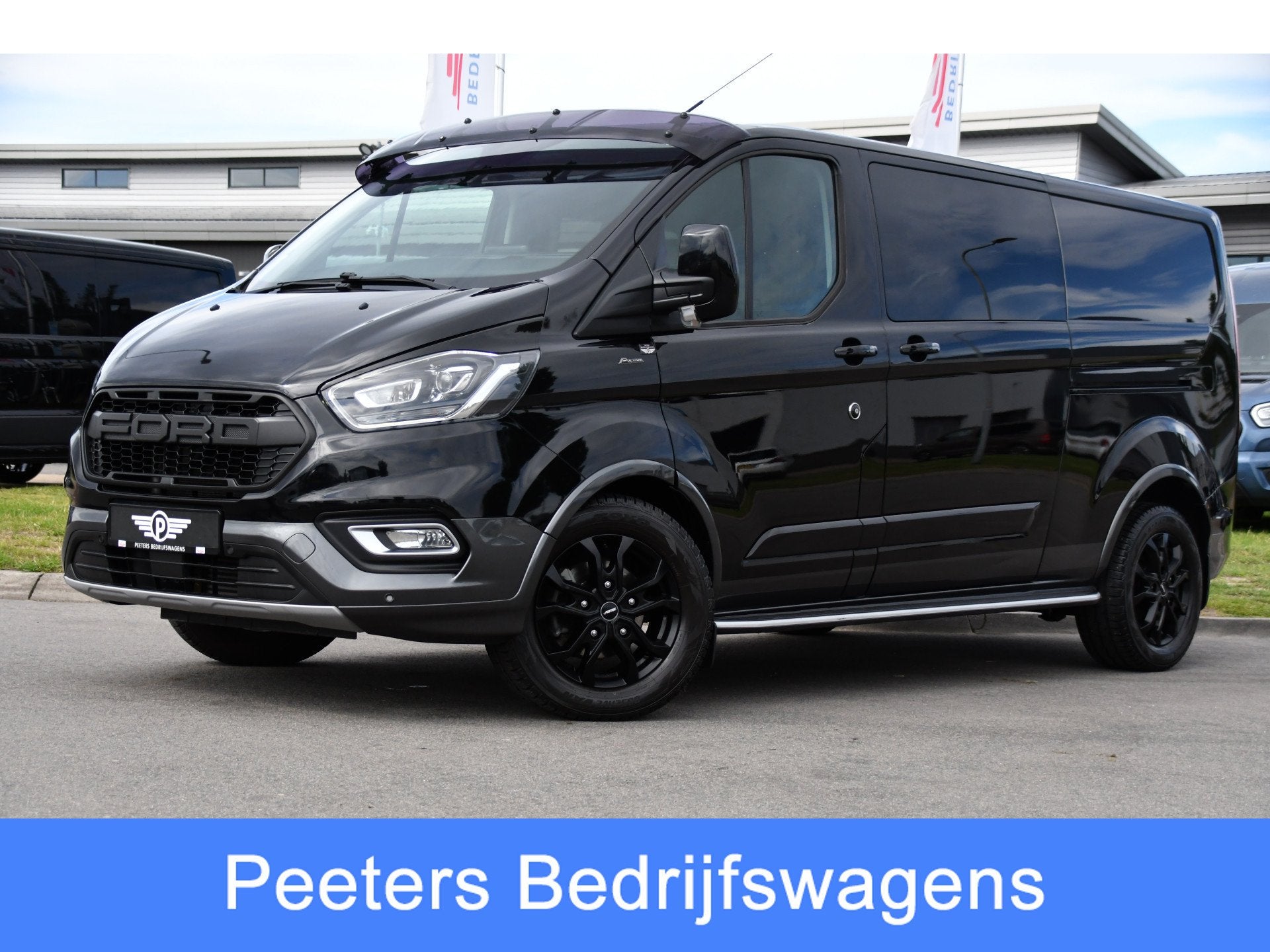 Ford Transit Custom 320 2.0 TDCI L2H1 Active DC Black Editio, Auto's, 15 km/l, Euro 6, 4 cilinders, Zwart