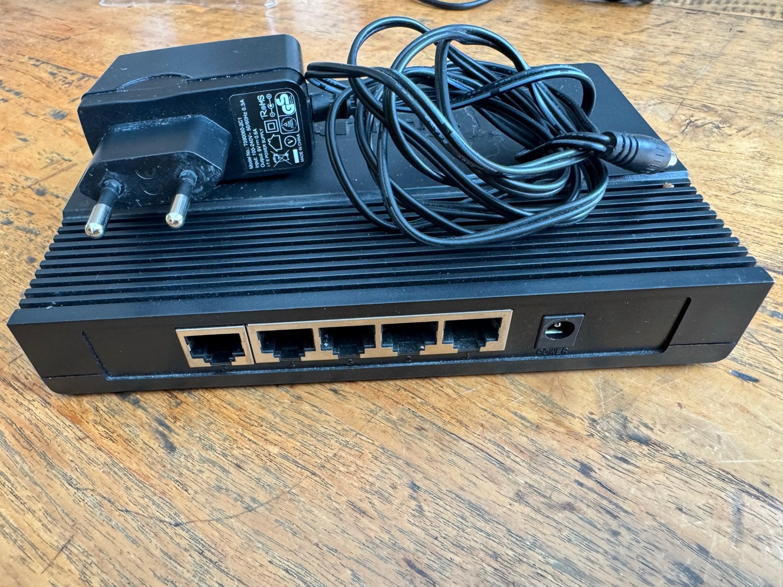 TP-Link TL-SG1005D 5-Poorts Gigabit Desktop Switch, Computers en Software, Netwerk switches, Gebruikt, Ophalen of Verzenden