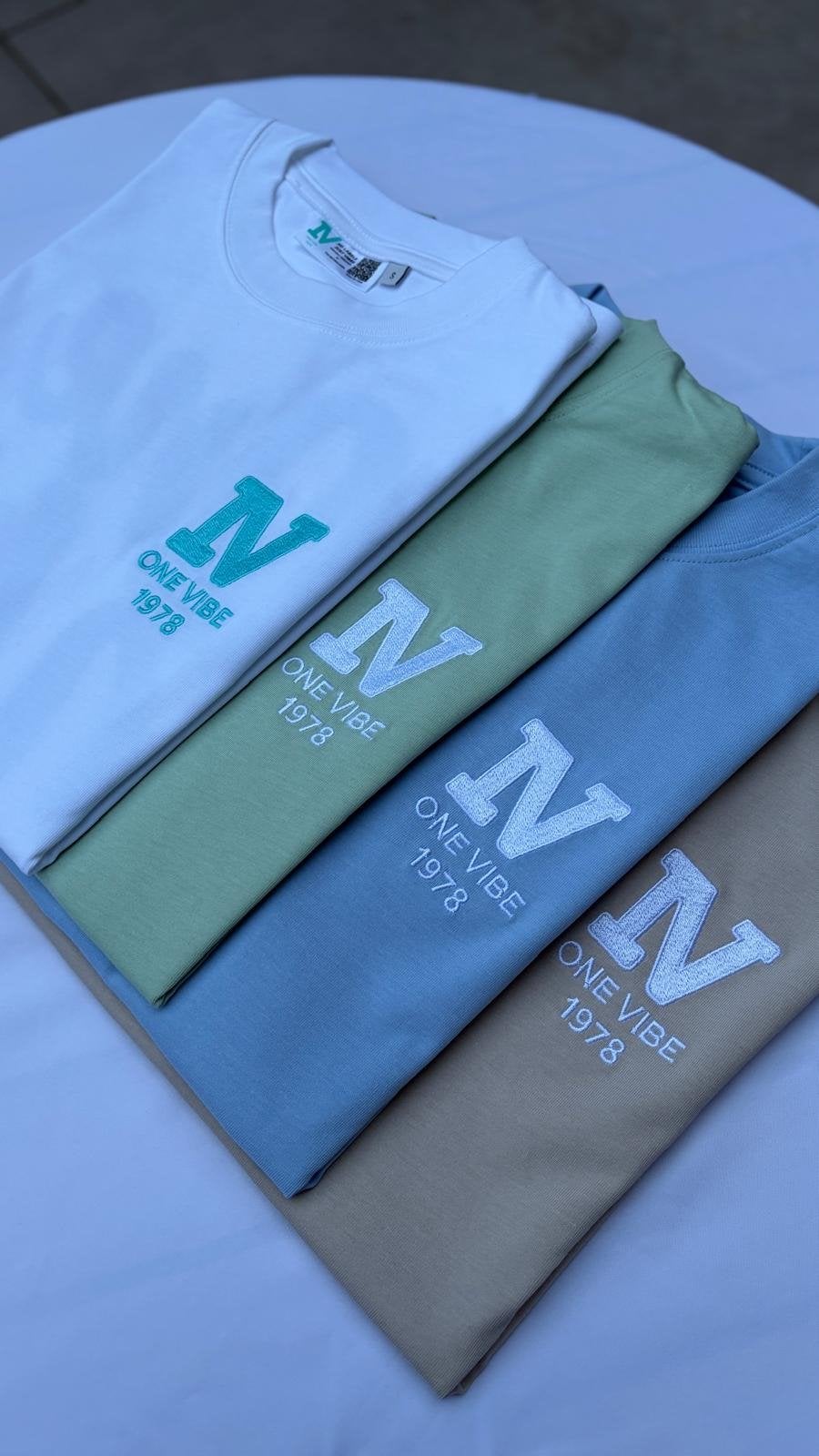 One Vibe T-shirt met geborduurd logo en print NIEUW, Ophalen of Verzenden, Nieuw, Maat 52/54 (L), Wit