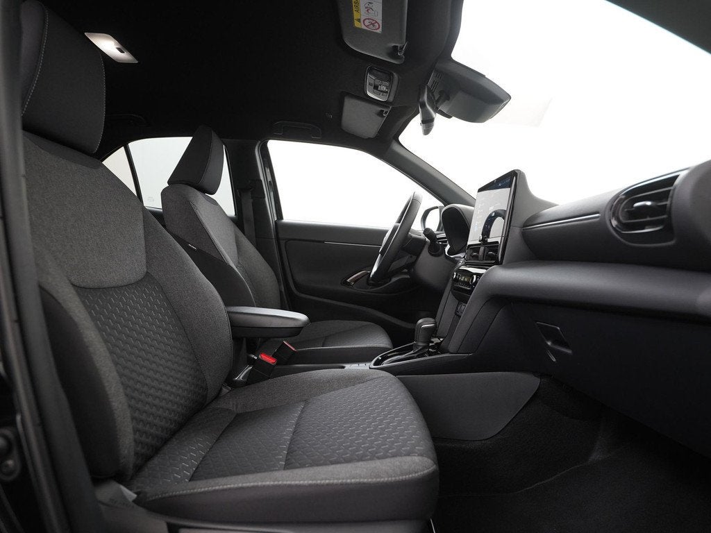 Toyota Yaris Cross 1.5 Hybrid 115 Dynamic | Stoel/Stuurverwa, Auto's, Toyota, 12 maanden, Gebruikt, 116 pk, Zwart