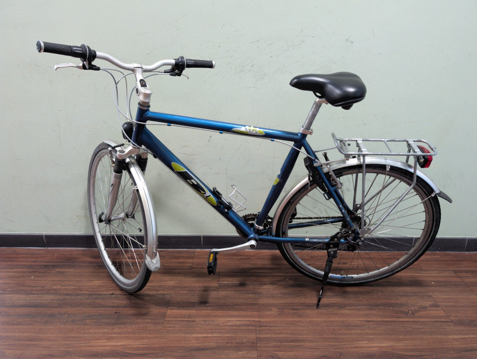 B12 herenfiets met 24 versnellingen | 2 sleutels, 28 inch, Velgrem, Zo goed als nieuw, Meer dan 20 versnellingen