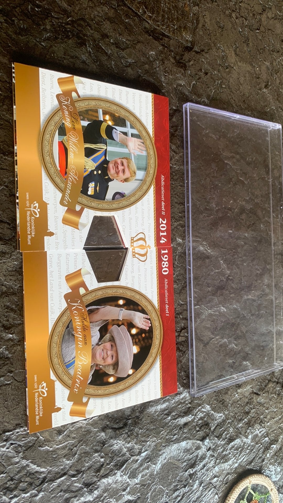Coin card abdicatieset deel 1 & 2 in cassette koningshuis, Postzegels en Munten, Ophalen of Verzenden, Koningin Beatrix, Euro's