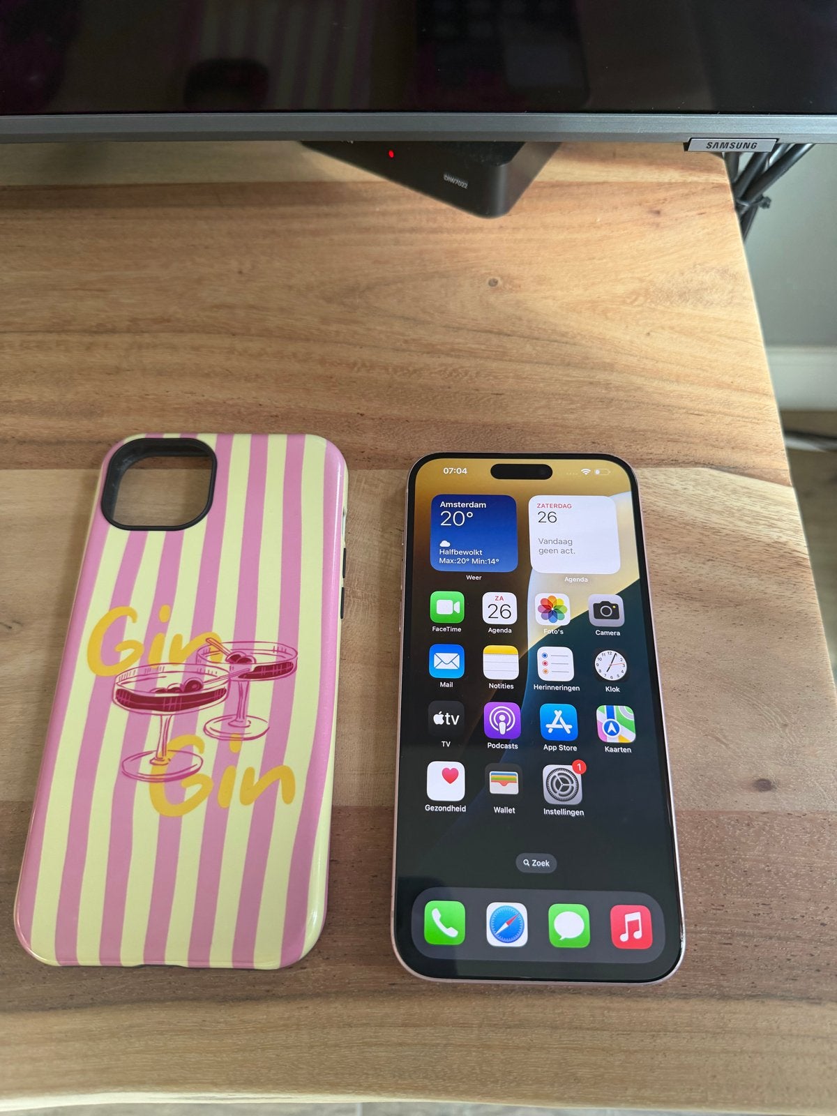 Goed Onderhouden iPhone 15 Plus (Roze) + 3 Gratis Hoesjes