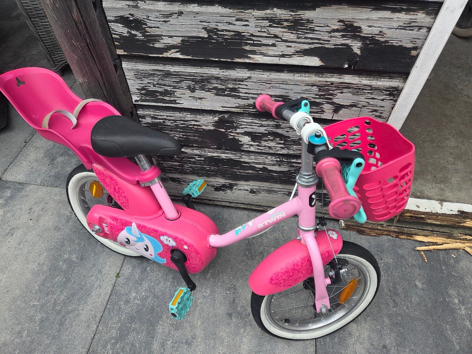 Roze kinderfiets btwin met zijwieltjes en mandje, Fietsen en Brommers, Ophalen, B'TWIN, Zijwieltjes, Gebruikt