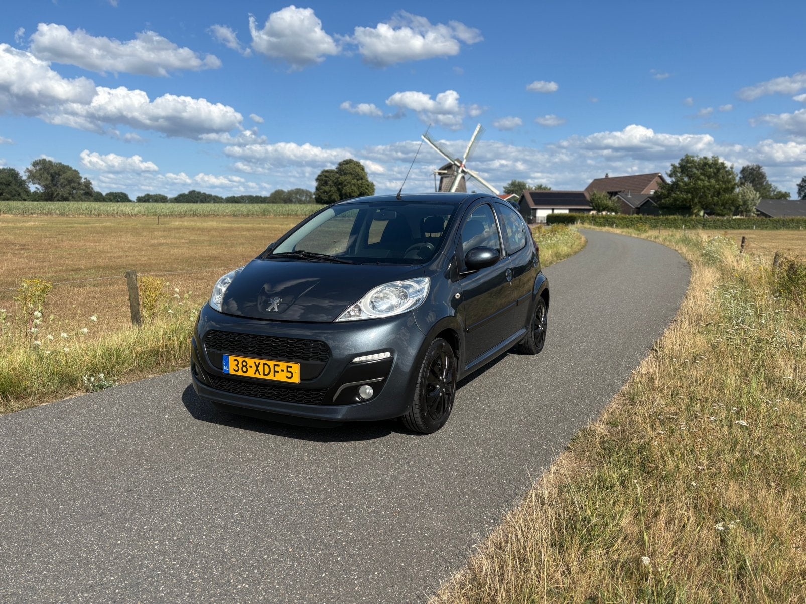 Peugeot 107 Facelift! Carplay! Airco! Elektrisch pakket! APK, Voorwielaandrijving, 4 stoelen, Origineel Nederlands, Bedrijf