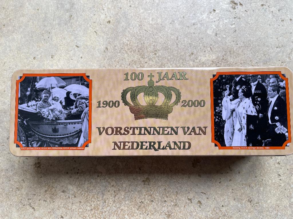 Blik "100 Jaar Vorstinnen van Nederland" 1900 - 2000 Nieuw, Ophalen of Verzenden, Nieuw, Overige