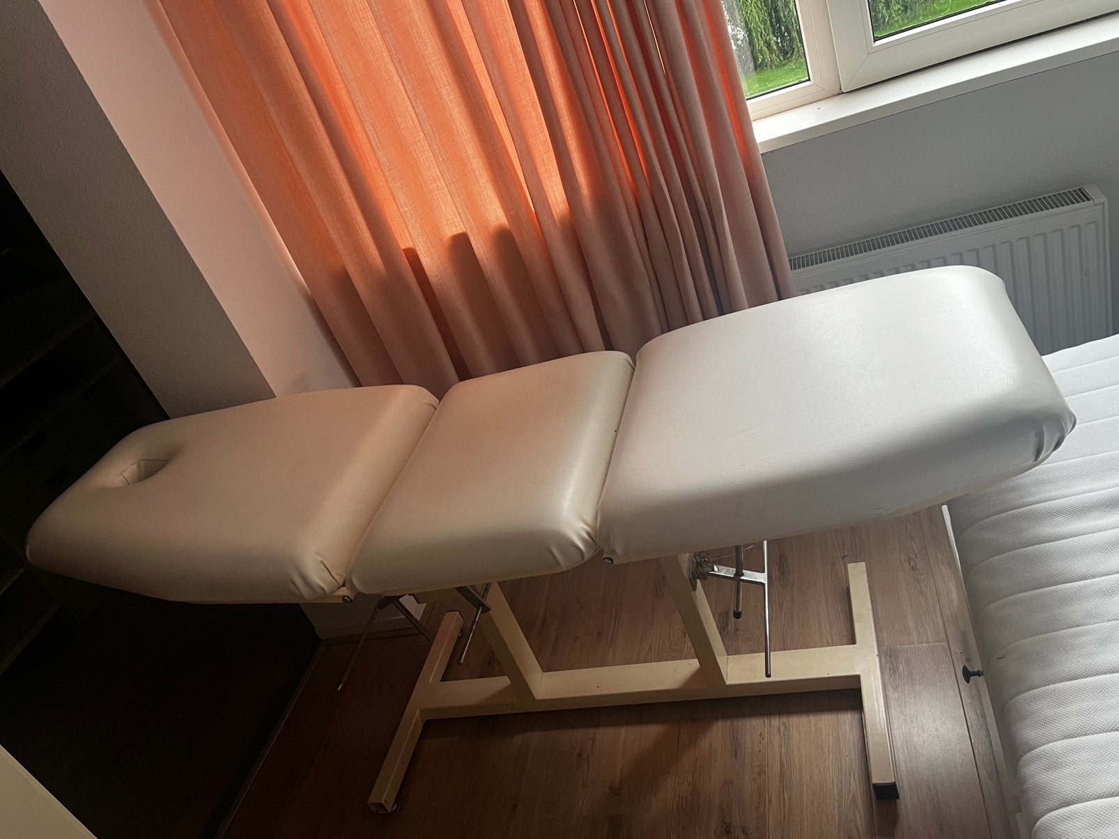 Gratis af te halen: massage-/behandeltafel, Ophalen, Gebruikt, Massagetafel