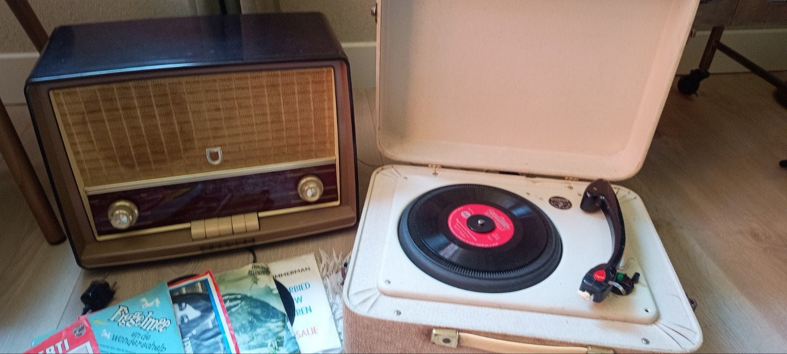 Vintage Philips Platenspeler met Radio B3X63A, Ophalen of Verzenden, Gebruikt, Platenspeler, Philips