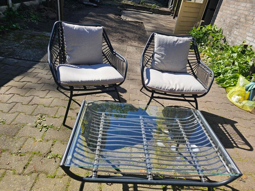 Tuinset: 2 stoelen, bankje en tafel met kussens, Ophalen