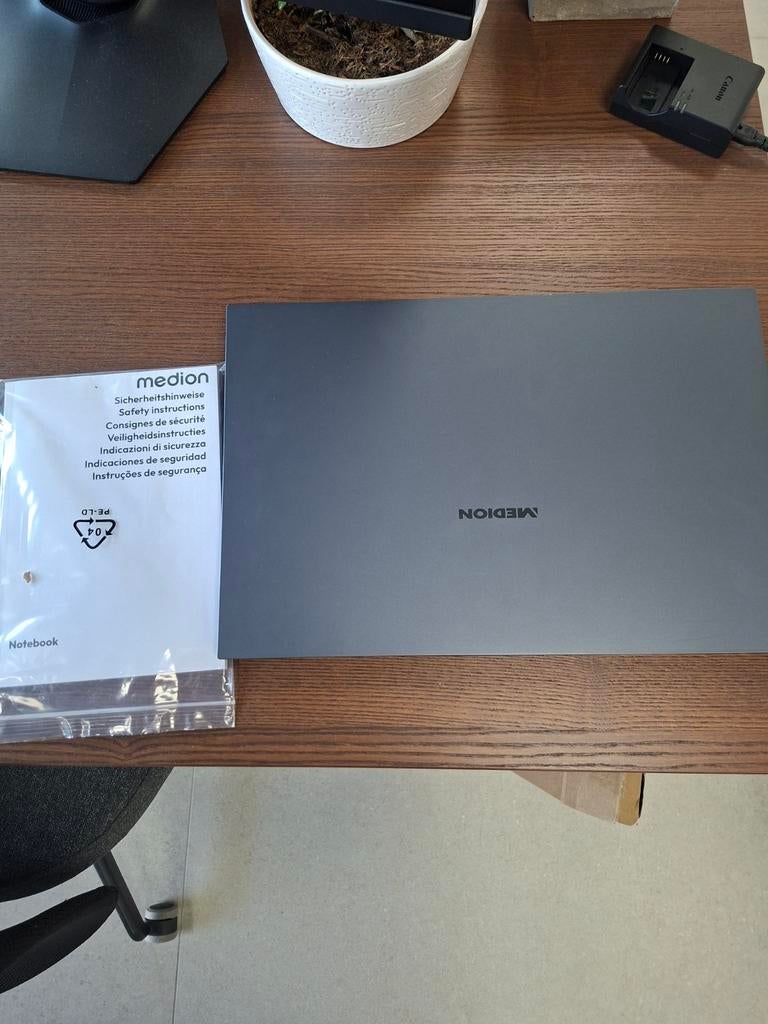 Medion Laptop - Gebruikt (excl. oplader), Computers en Software, Windows Laptops, Gebruikt, 2 tot 3 Ghz, 8 GB, Medion