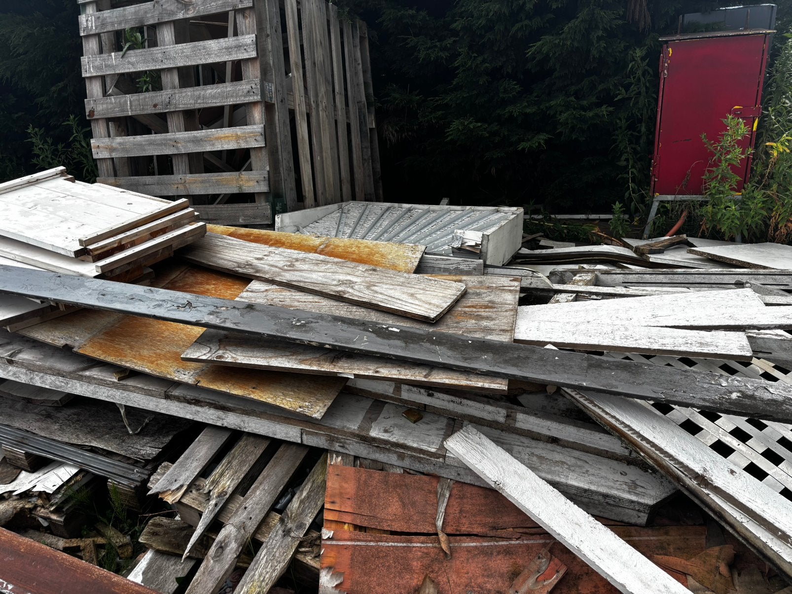 Gratis resthout en kapotte pallets, 6 m³ of meer, Ophalen
