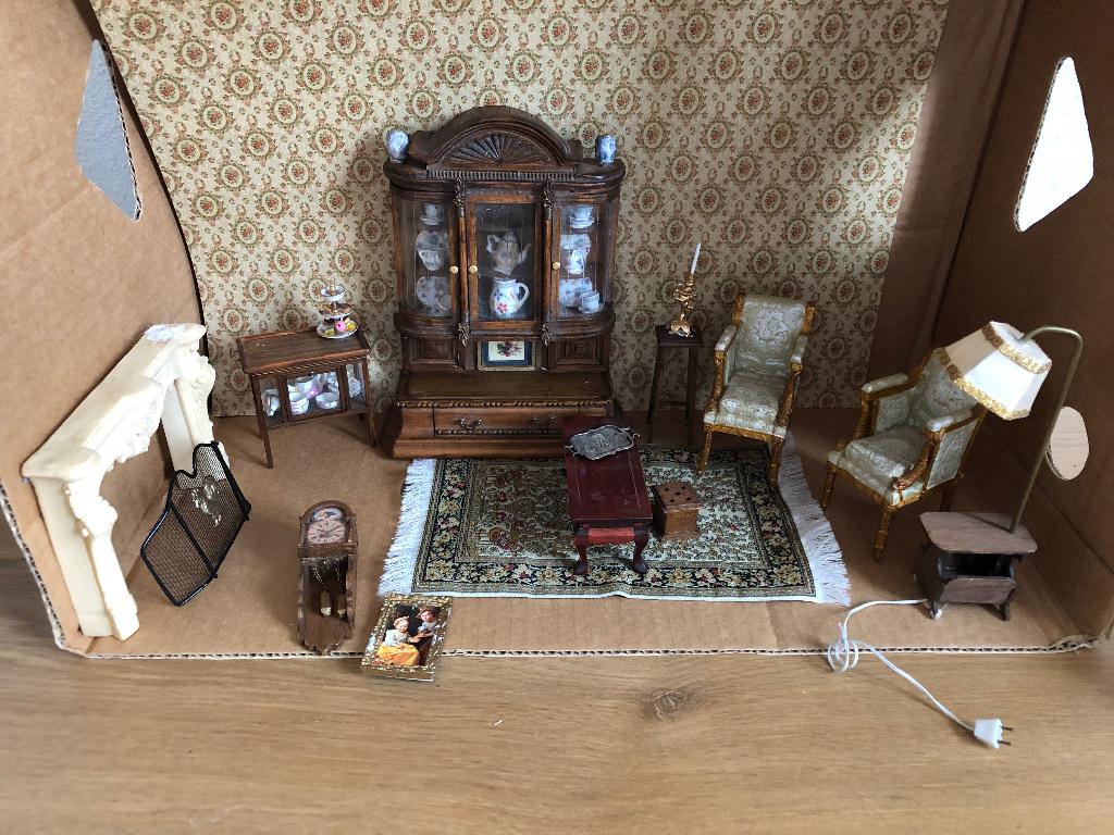 Poppenhuis verzamel  woonkamer, Ophalen of Verzenden, Gebruikt, Poppenhuis