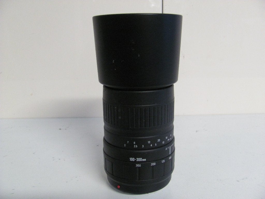 Sigma zoom 55mm lens  made in japan:type 100-300mm, Sigma, Zo goed als nieuw, Zoom, Telelens