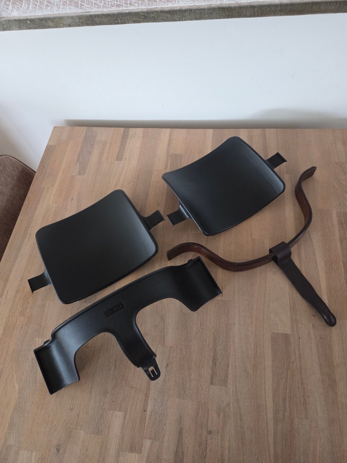 Stokke Tripp Trapp Verklein Set Zwart/Bruin., Kinderen en Baby's, Ophalen of Verzenden, Zo goed als nieuw, Meegroeistoel, Stoelverkleiner