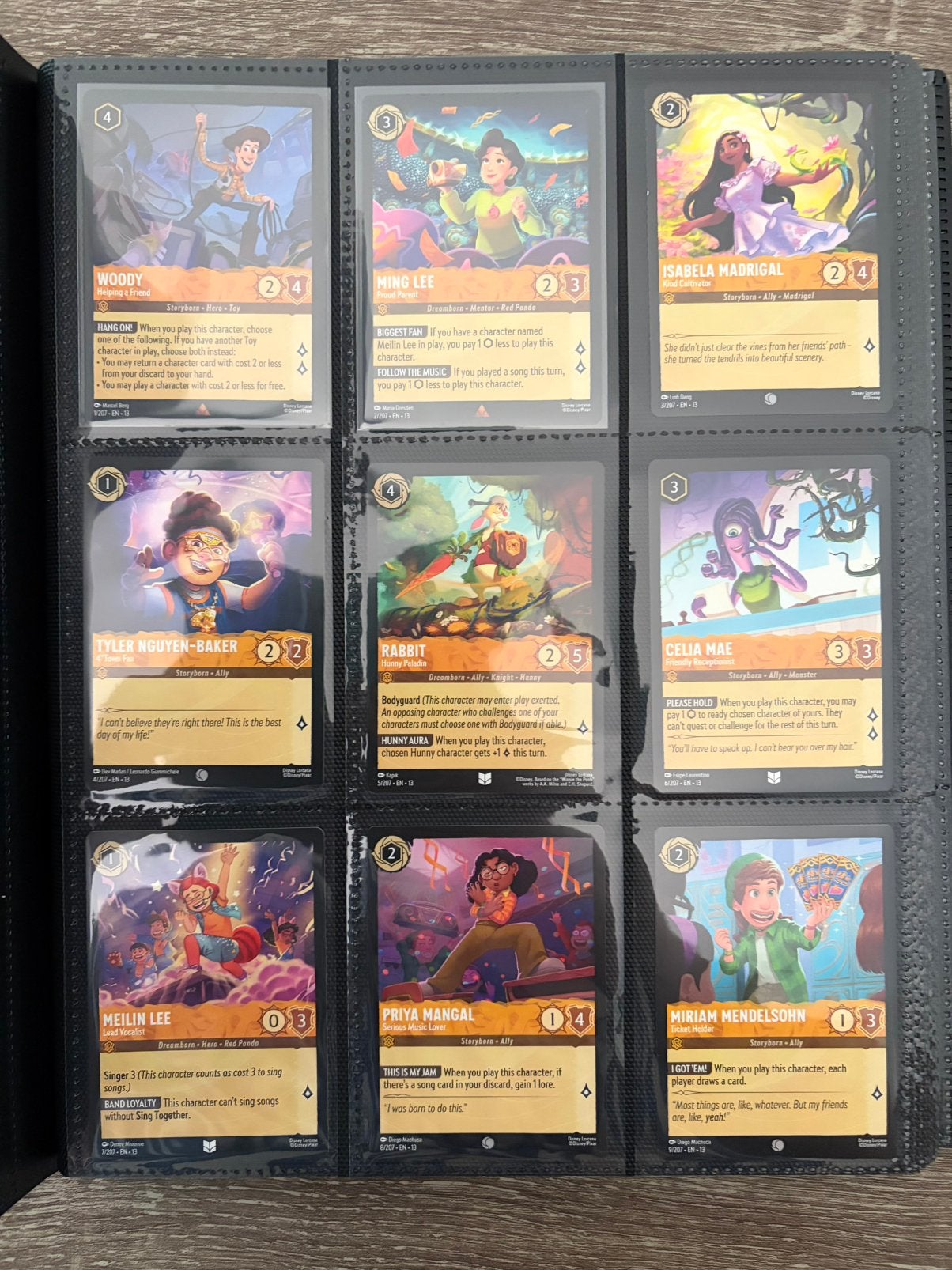 Lorcana Compleet non foil set “Attack of the Vine!”+ Promo, Ophalen of Verzenden, Zo goed als nieuw, Meerdere kaarten, Foil