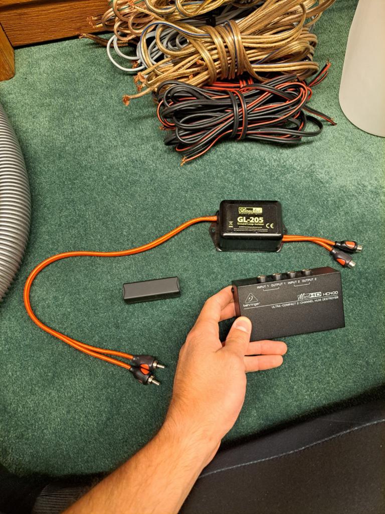 Ground loop isolator hum destroyer 3 stuks, Ophalen, Zo goed als nieuw, Minder dan 2 meter, Overige kabels