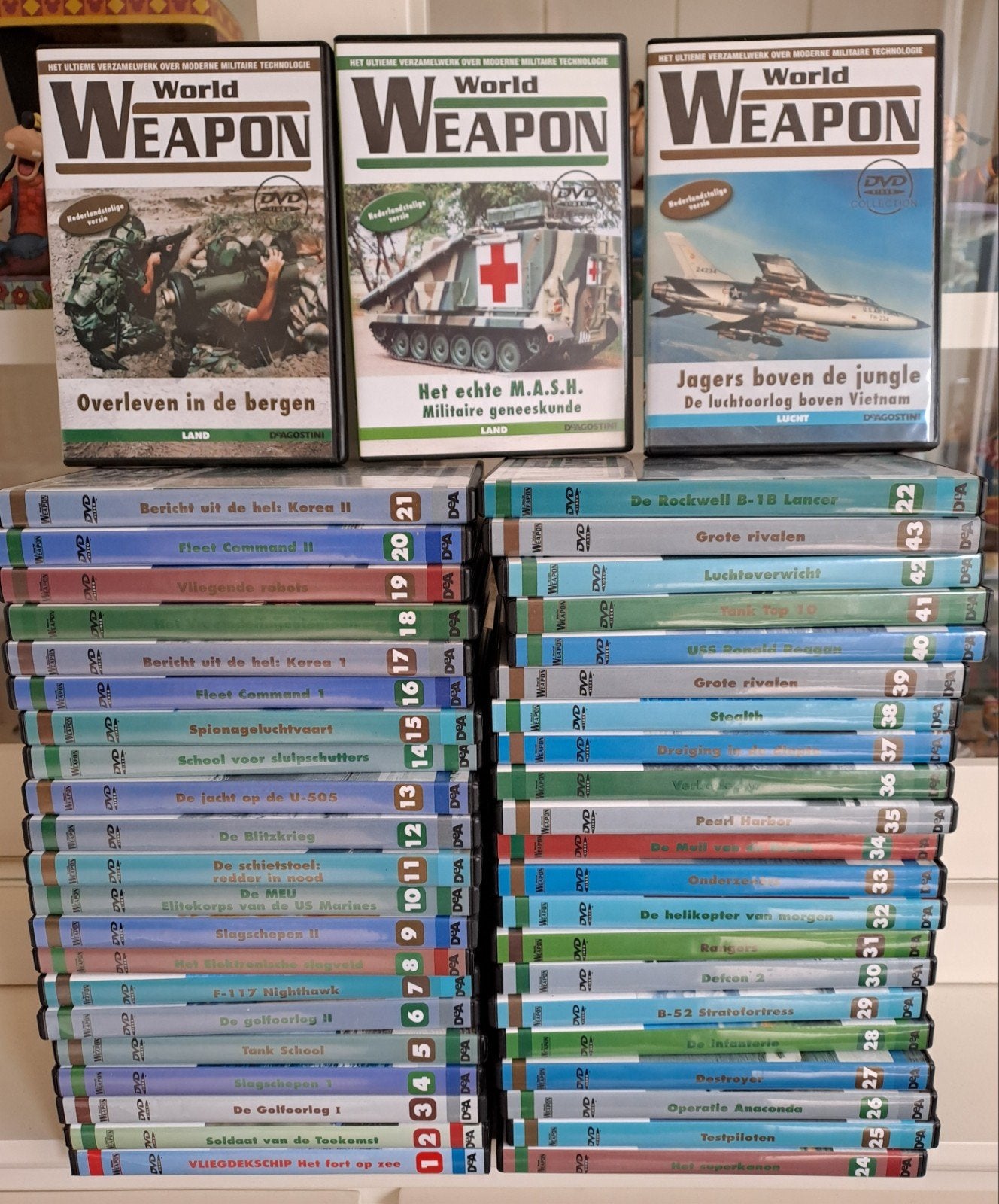 World Weapon DVD Collectie Compleet (45 delen), Vanaf 12 jaar, Ophalen, Zo goed als nieuw, Boxset