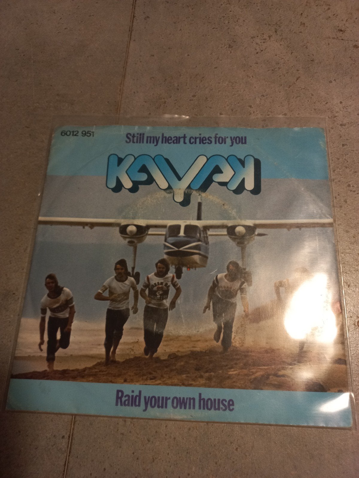 Kayak - Still My Heart Cries For You / Raid Your Own House, Ophalen of Verzenden, Gebruikt, 7 inch, Overige genres