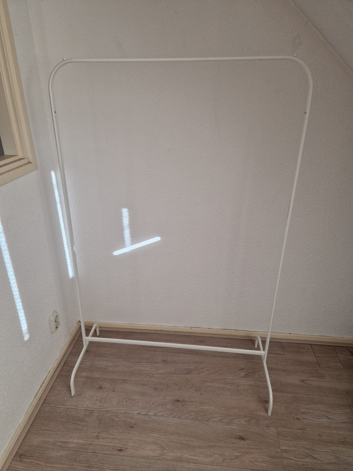 Wit kledingrek - ideaal voor slaapkamer of hal, Ophalen, Gebruikt