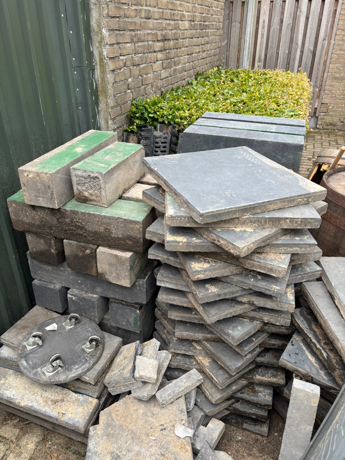 Tegels + stenen balken GRATIS OPHALEN!!!, Ophalen, Zo goed als nieuw, Beton, Terrastegels