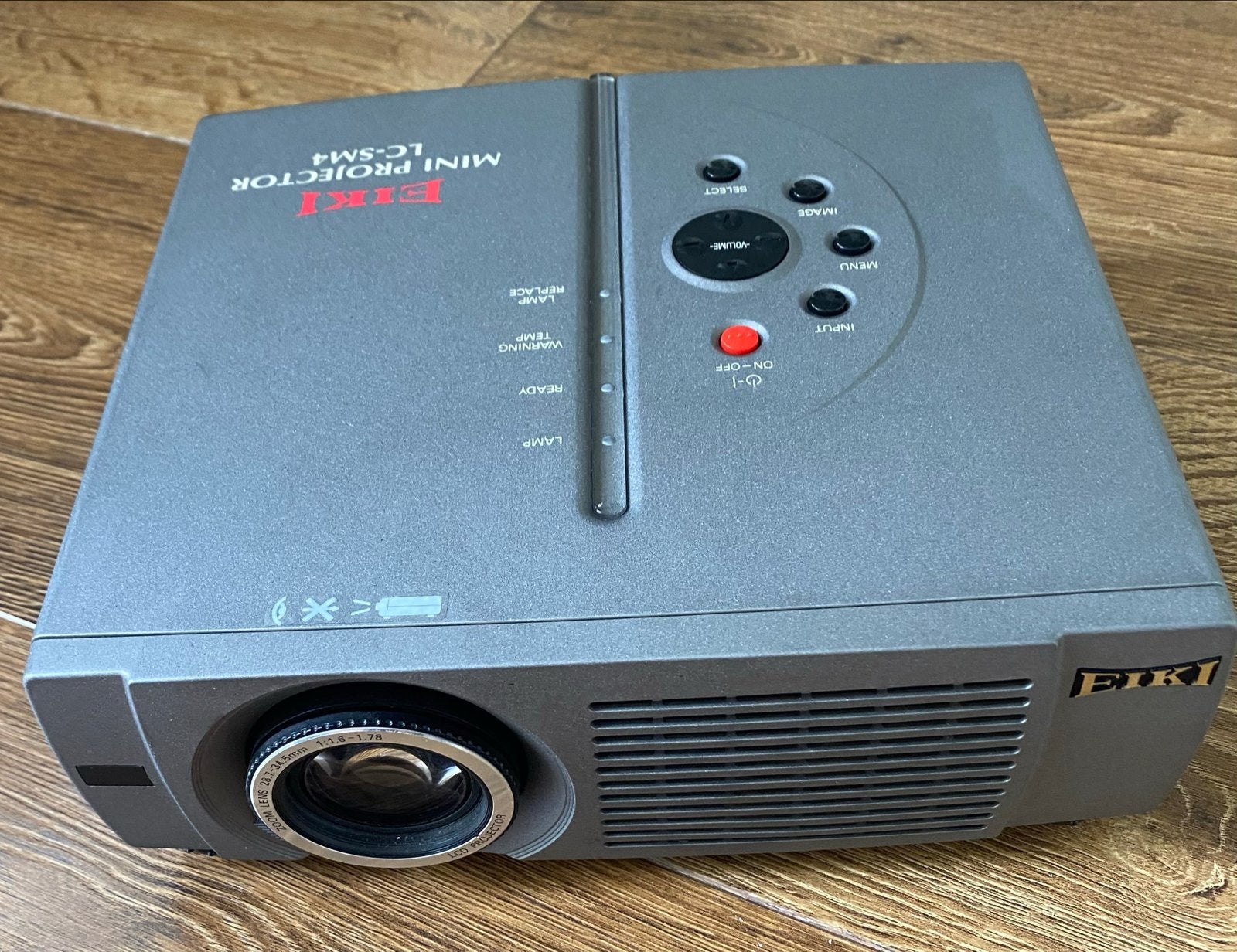EIKI LC-SM4 Mini Projector - Compacte LCD Beamer, Audio, Tv en Foto, Beamers, Ophalen, Gebruikt, LCD, Overige resoluties