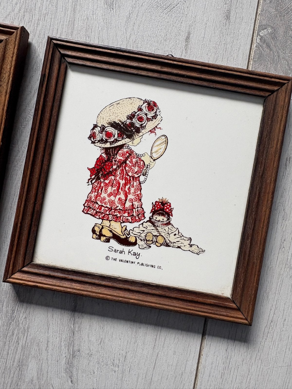 Sarah Kay/ Holly Hobbie tegeltjes in lijst., Ophalen of Verzenden, Zo goed als nieuw