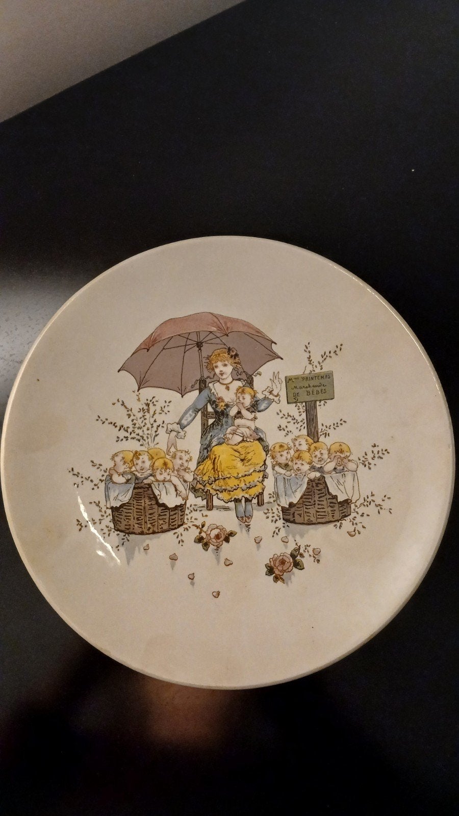 Antiek Frans Sarreguemines bord "Mme Printemps" (ca. 1900), Ophalen of Verzenden