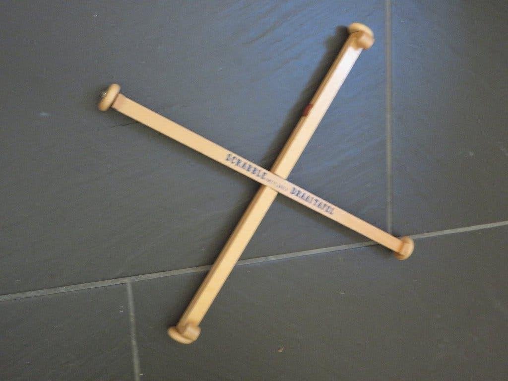 Scrabble draaitafel SIO. Mooie houten draaitafel, Ophalen of Verzenden, Zo goed als nieuw
