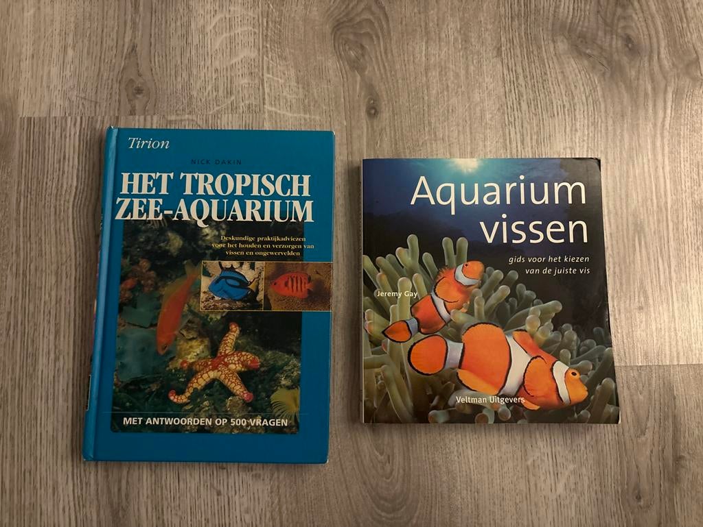 2 aquarium boeken: Het Tropisch Zee-aquarium & Aquariumvisse, Ophalen of Verzenden, Gelezen