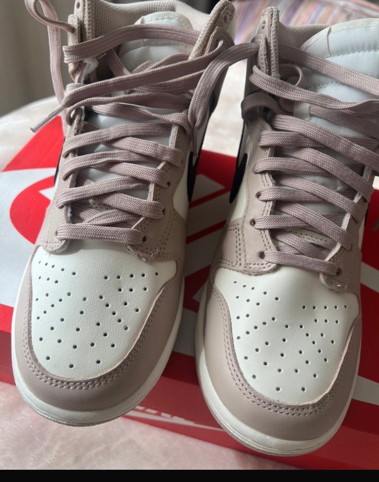 Nieuwe Nike Dunk High Sneakers - Wit/Beige, Wit, Nieuw, Ophalen of Verzenden, Sneakers of Gympen