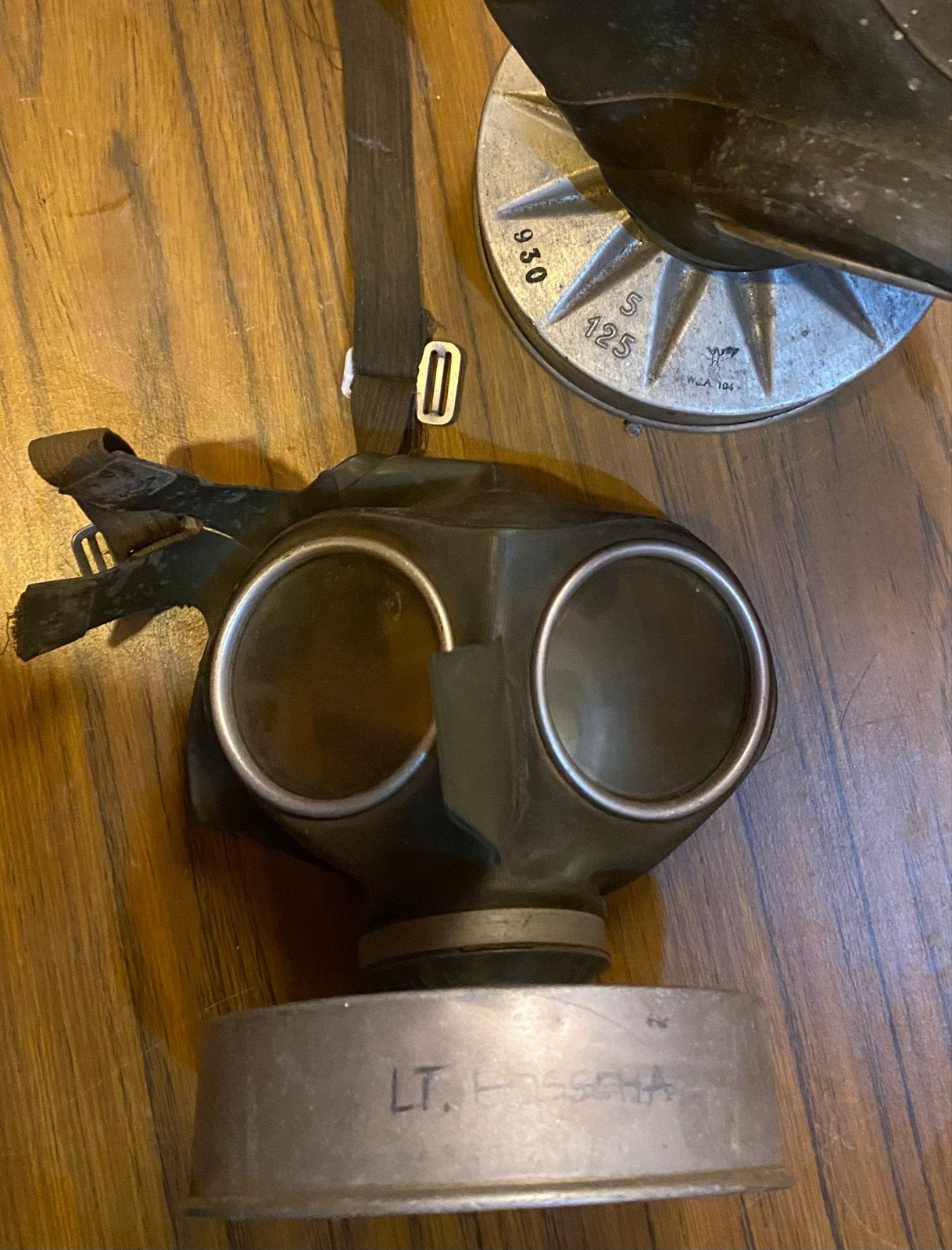Drie Duitse WO2 Luftschutz gasmaskers (VM-37/VM-40), Ophalen of Verzenden, Overige soorten, Duitsland, Overige typen