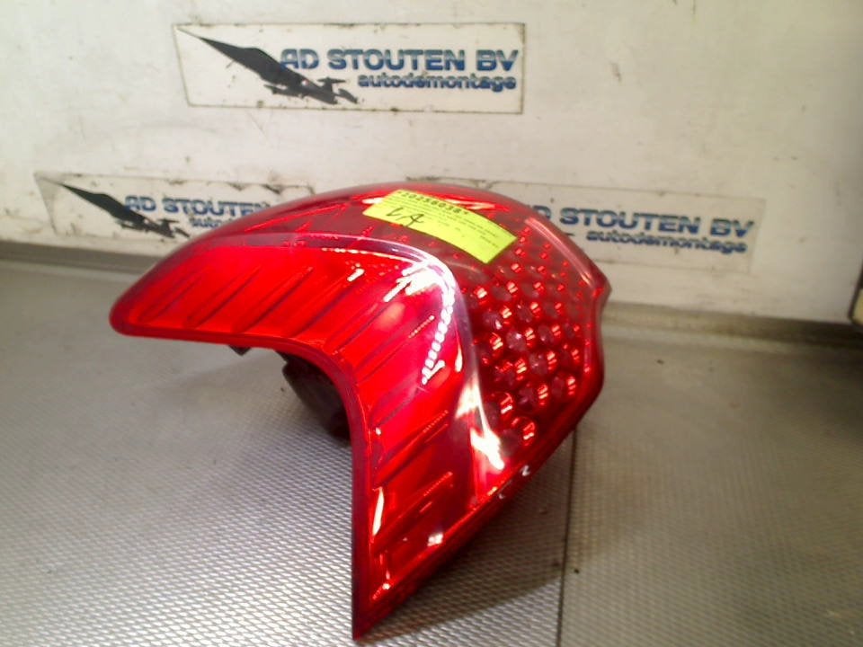 Achterlicht Links BUITEN Peugeot 3008 I (0U/HU) 9683460880, Kontakt-peugeot@peugeot.com, Gebruikt, Peugeot Deutschland GmbH, Bahnhofsplatz, Rüsselsheim 65423, , Duitsland