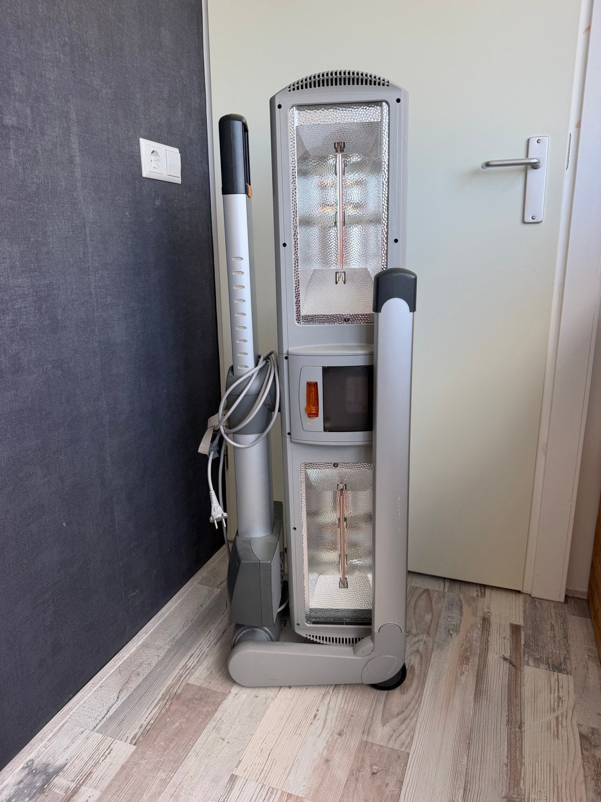Zonnebank enkelzijdig - Gebruikt, Ophalen, Gebruikt, Zonnebank enkelzijdig, Minder dan 10 lampen