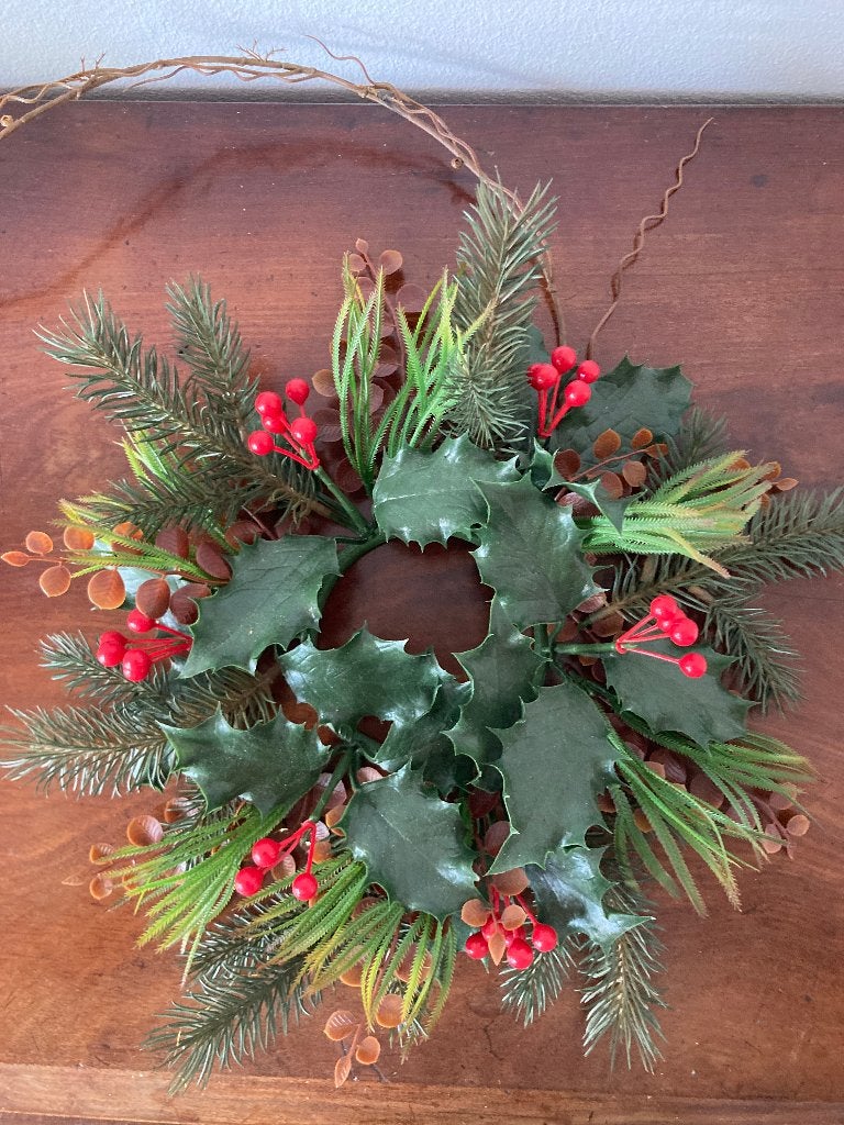 Vintage kerstkrans met hulst, besjes enz. Uit de jaren ’70, Ophalen of Verzenden, Gebruikt
