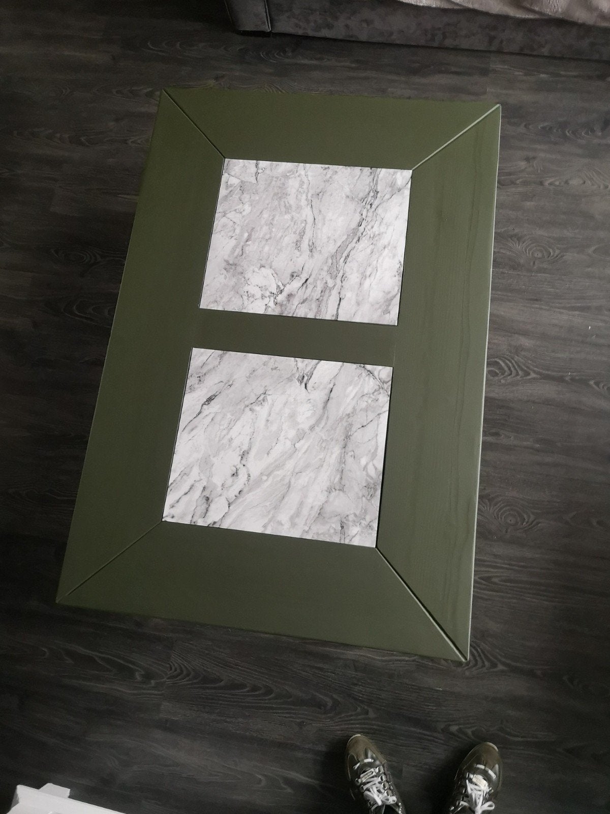 Salontafel massief hout legergroen met marmer look, Ophalen, 100 tot 150 cm, 50 tot 100 cm, Zo goed als nieuw