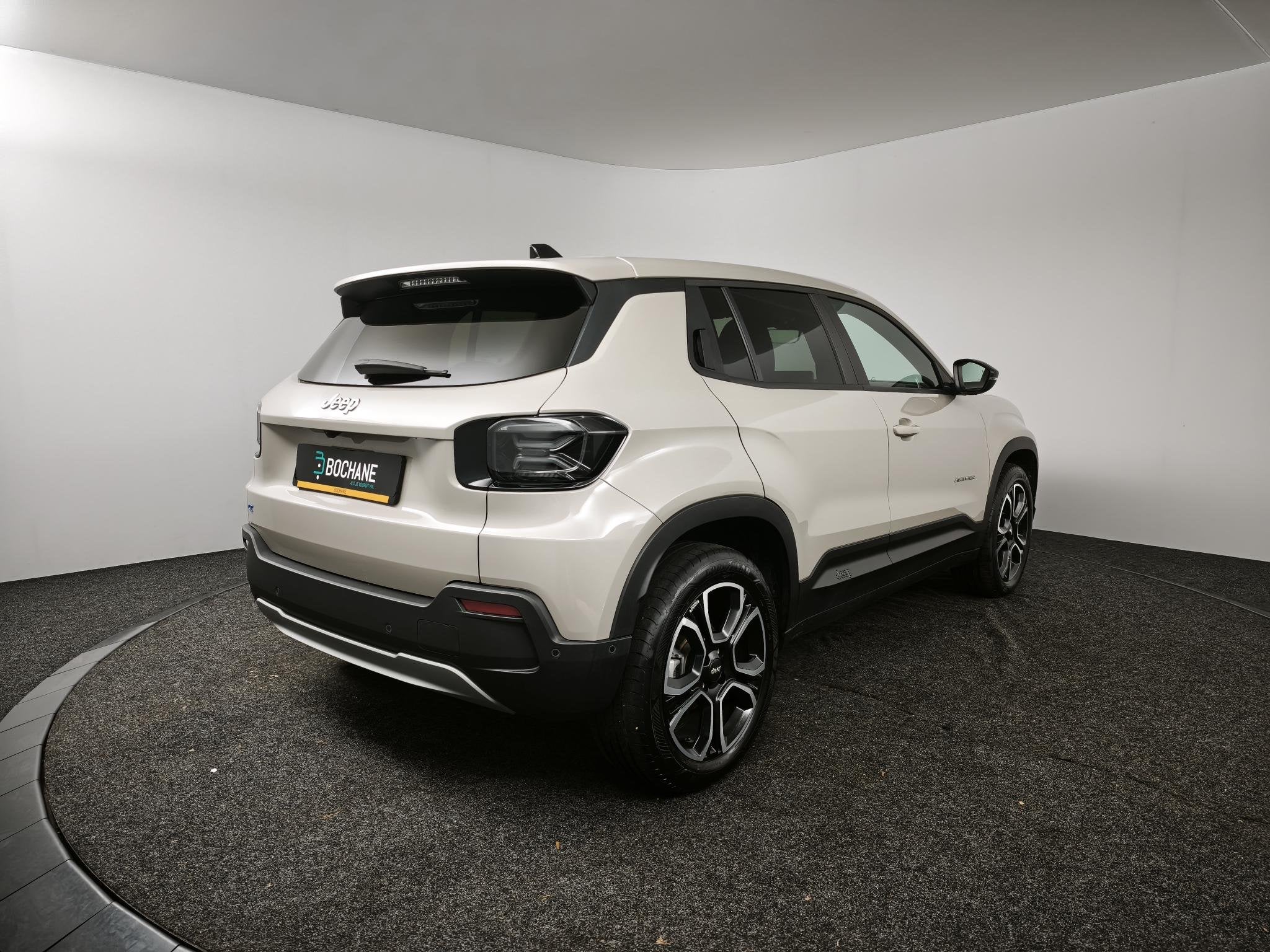 Jeep Avenger Summit 54 kWh | Carplay/Android | Adaptieve Cru, Auto's, Jeep, 394 km, 334 min, 156 pk, Leder en Stof