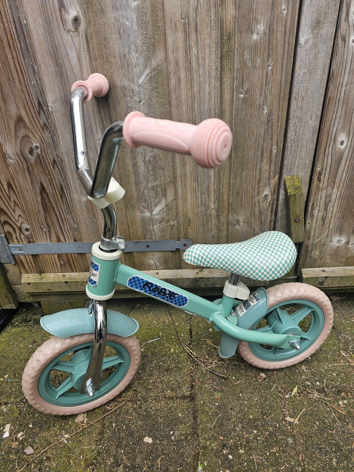 Leuke Funbee loopfiets voor de kleintjes, Ophalen, Gebruikt, Loopfiets