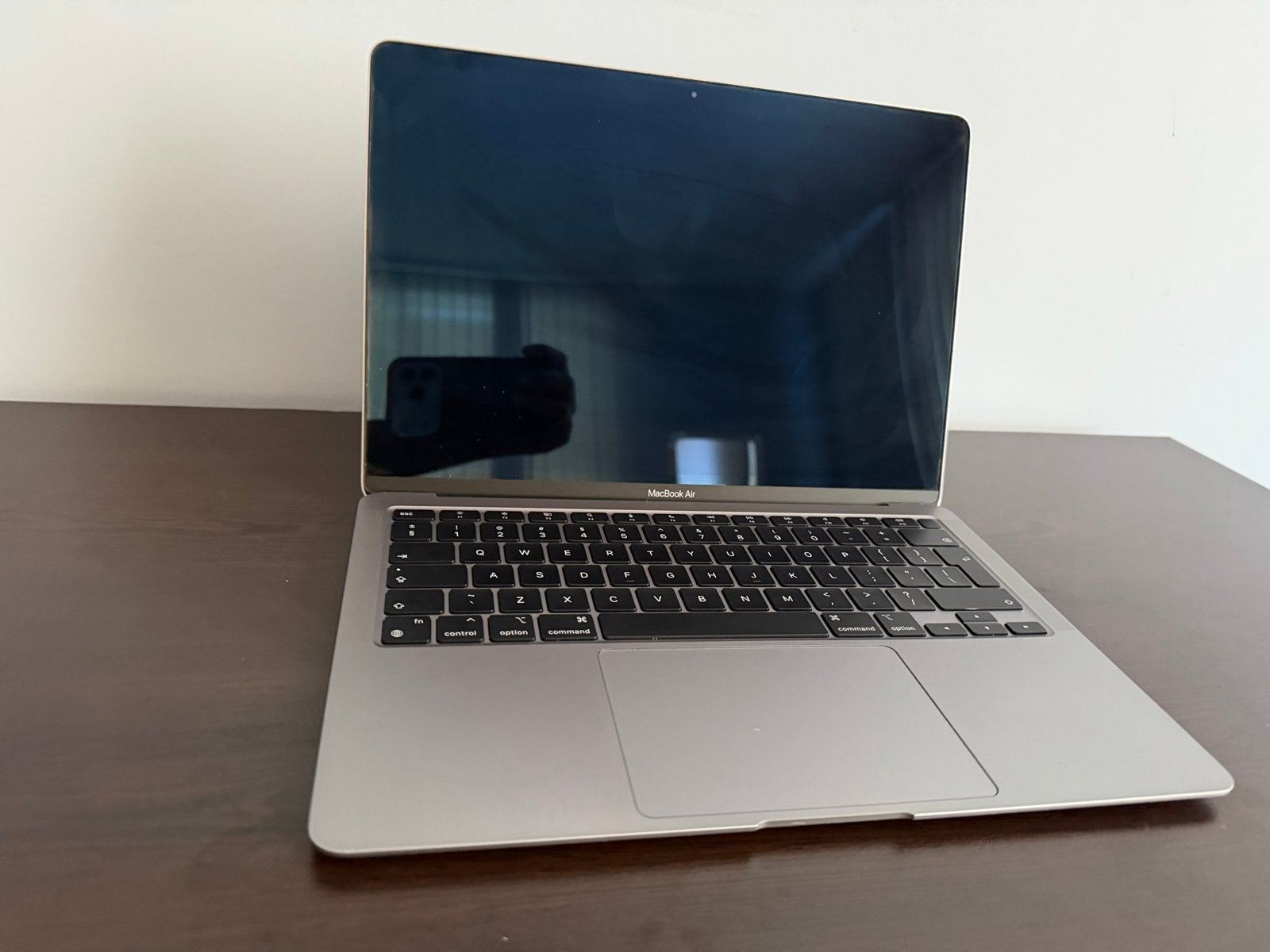 Foto 10 van MacBook Air M1 - 8GB RAM - 256GB SSD - Spacegrijs