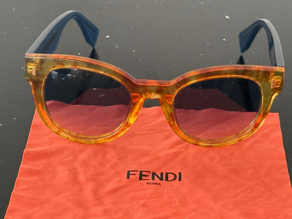zonnebril Fendi, Ophalen of Verzenden, Zo goed als nieuw, Overige merken