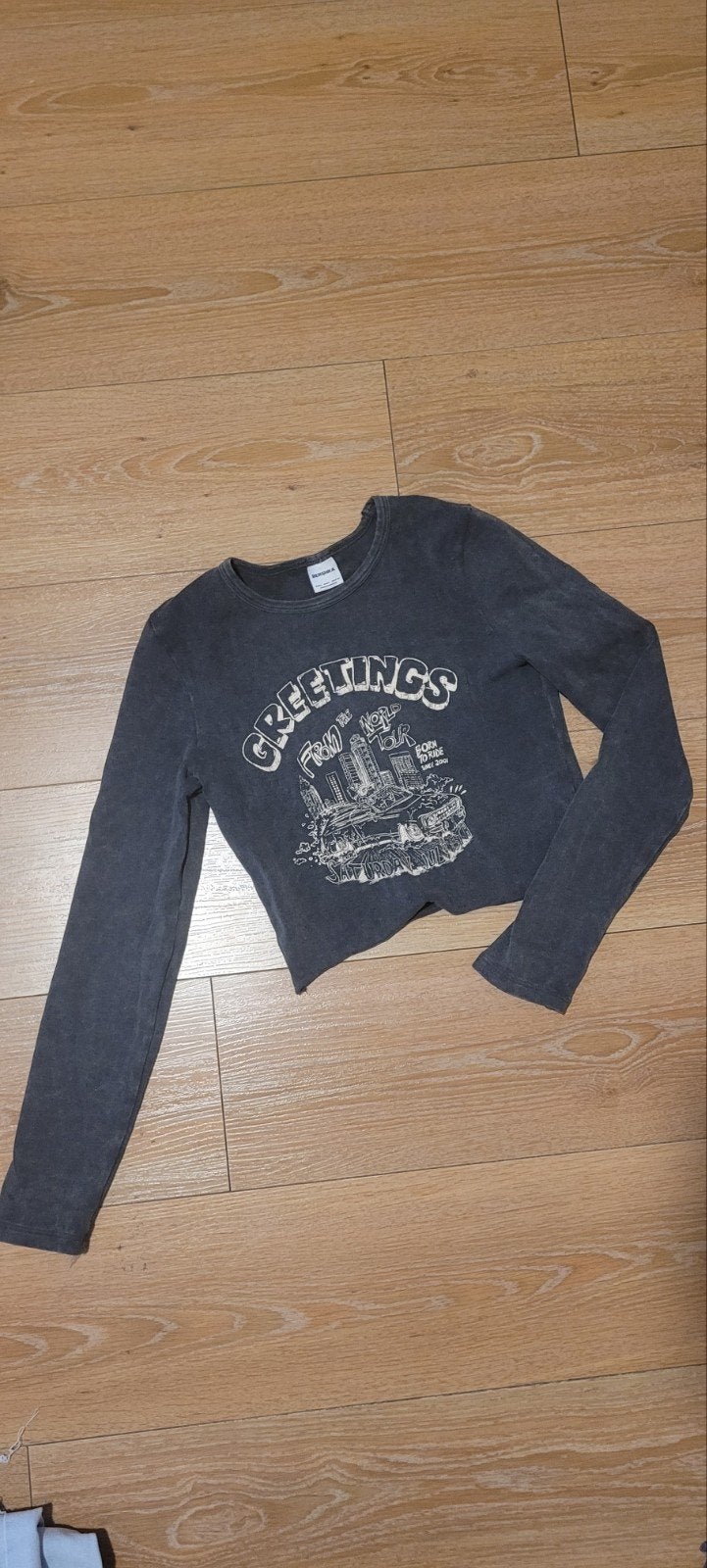 Bershka crop top met lange mouwen en print, Verzenden, Bershka, Zo goed als nieuw, Lange mouw