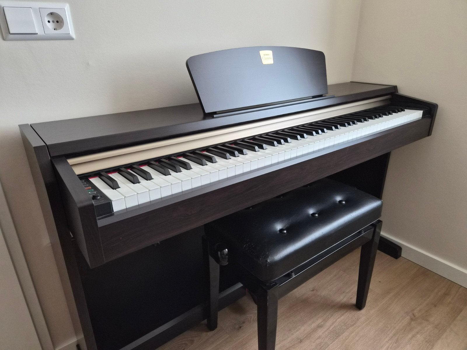 Yamaha Clavinova CLP-220 in nette staat, Ophalen, Gebruikt, Overige kleuren, Piano