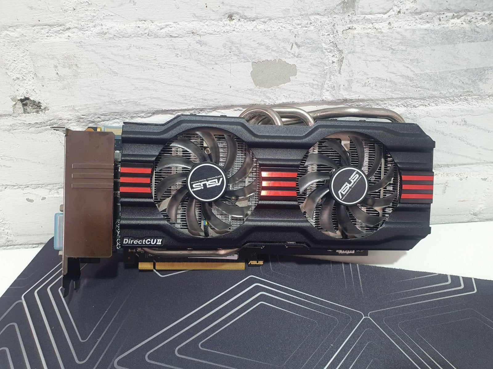 ASUS GeForce GTX 670 2GB Videokaart - Nieuwe Koelpasta, Computers en Software, Videokaarten, ., Refurbished, Ophalen of Verzenden