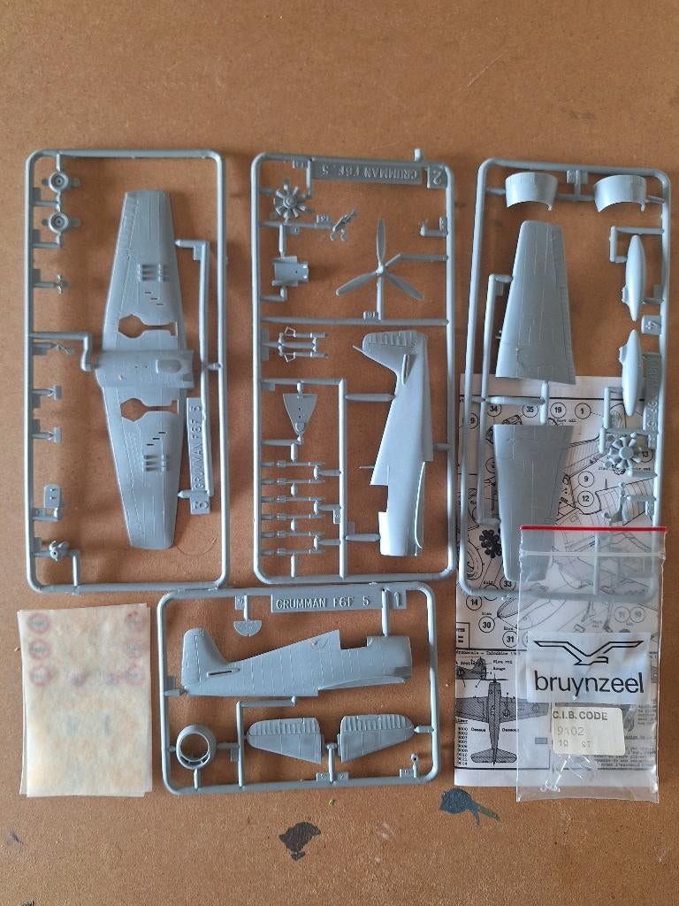 1:72 1/72 Heller Grumman F6F-5 Hellcat, Hobby en Vrije tijd, Modelbouw | Vliegtuigen en Helikopters, 1:72 tot 1:144, Ophalen of Verzenden