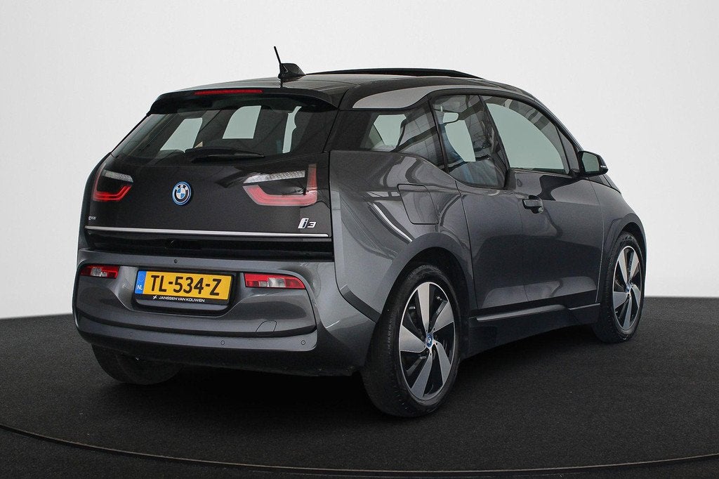 BMW i3 Grey Edition 94Ah 33 kWh Panoramadak Keyless Stoelver, Auto's, BMW, Automaat, Gebruikt, 300 km, 89 %