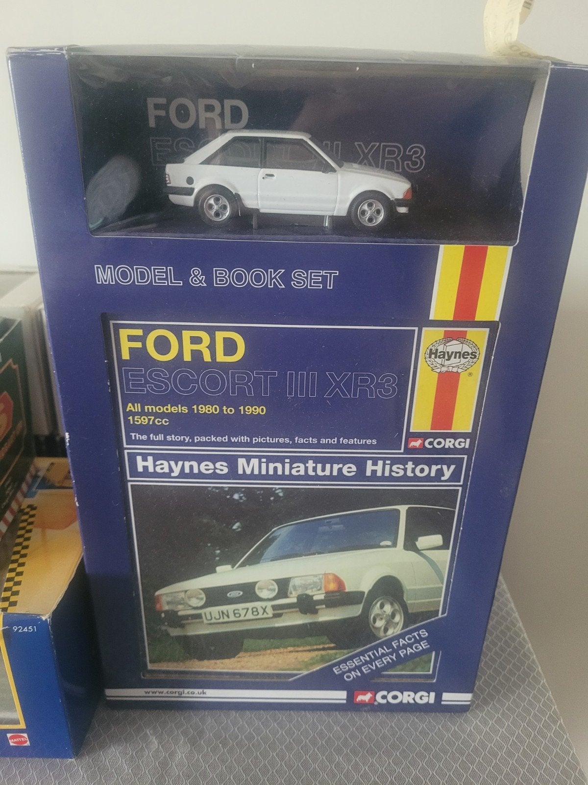 Corgi Ford Escort III XR3 Model & haynes Boek Set, Ophalen of Verzenden