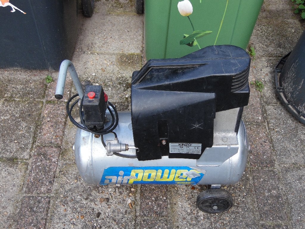 Compressor Kinzo de luxe, Doe-het-zelf en Verbouw, Ophalen, Mobiel, Gebruikt, 6 tot 10 bar