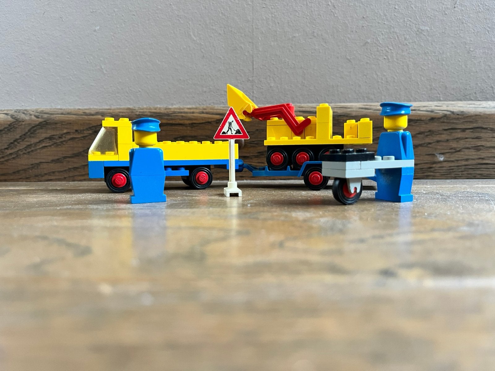 Lego 692 LEGOLAND wegwerkers met minifigures COMPLEET, Gebruikt, Lego, Compleet, Ophalen of Verzenden