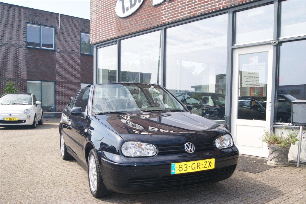VOLKSWAGEN Golf 2.0 CABRIOLET 85KW Highline, 13 km/l, Stof, Zwart, 116 pk