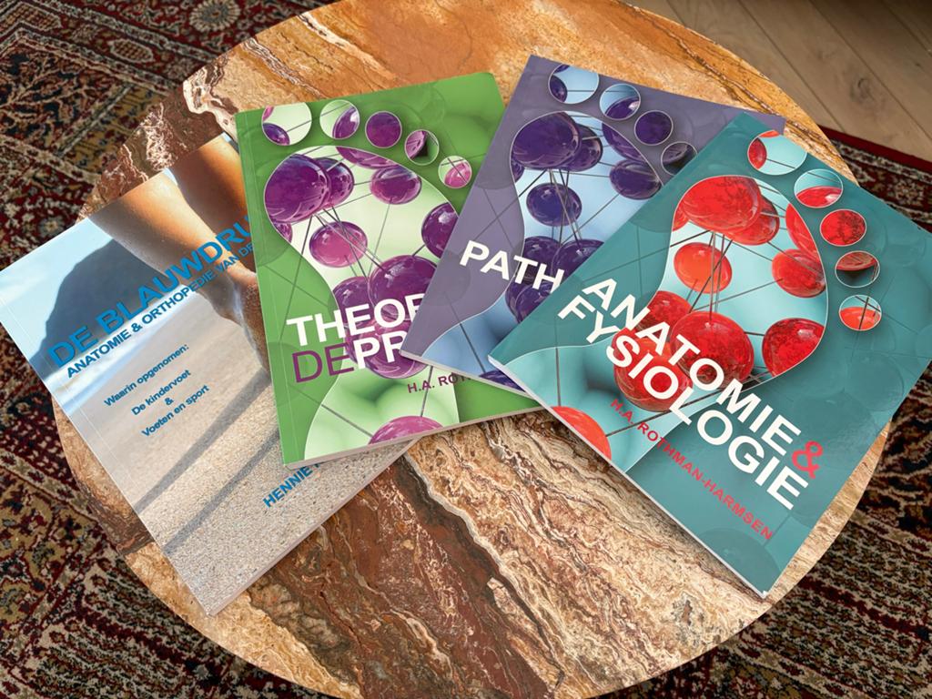 Boekenpakket Pedicure: Anatomie, Fysiologie, Pathologie, Ophalen of Verzenden, Beta, Zo goed als nieuw, HBO